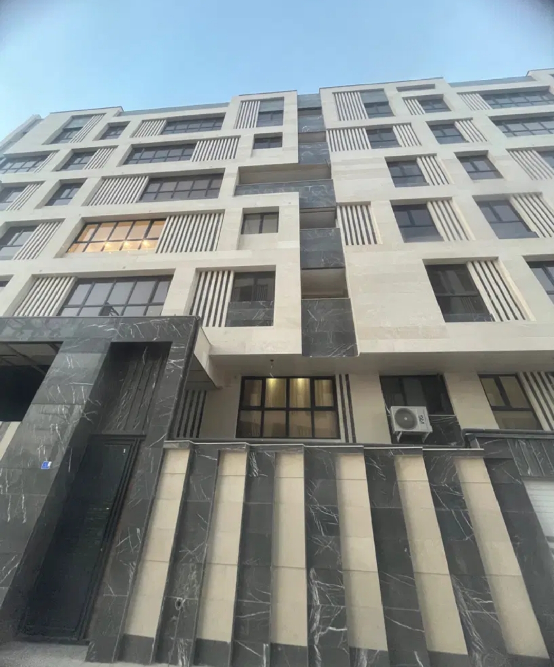 ۱۳۸ متر سه خوابه نوساز کلید نخورده با پارکینگ