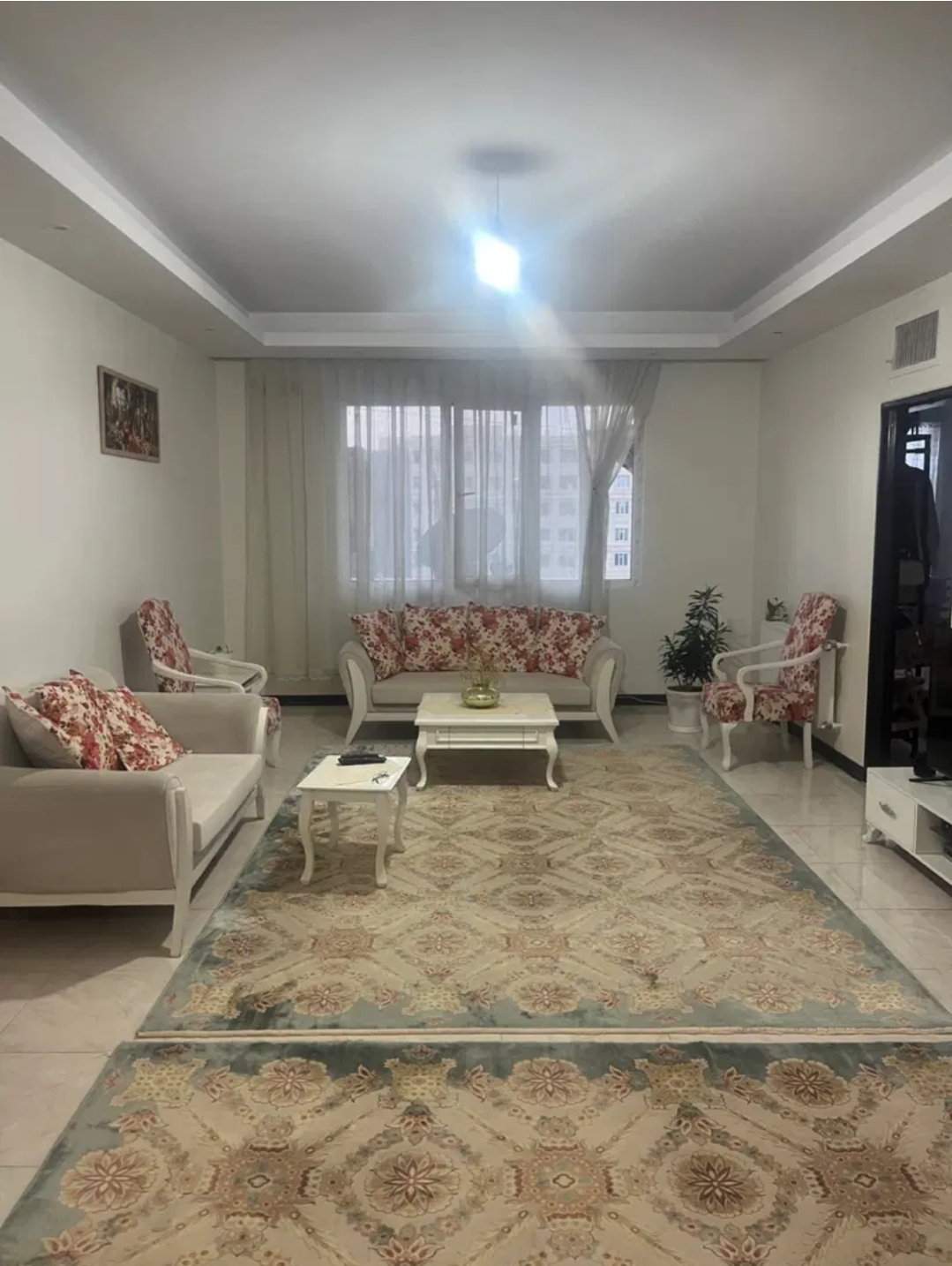 ۹۸ متر آپارتمان سند تکبرگ دوخواب با پارکینگ